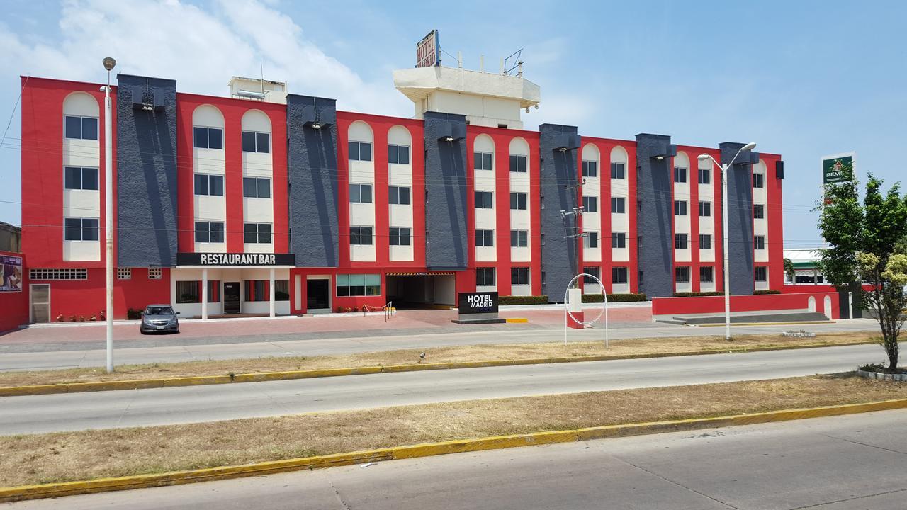 Hotel Madrid มินาติทลัน ภายนอก รูปภาพ