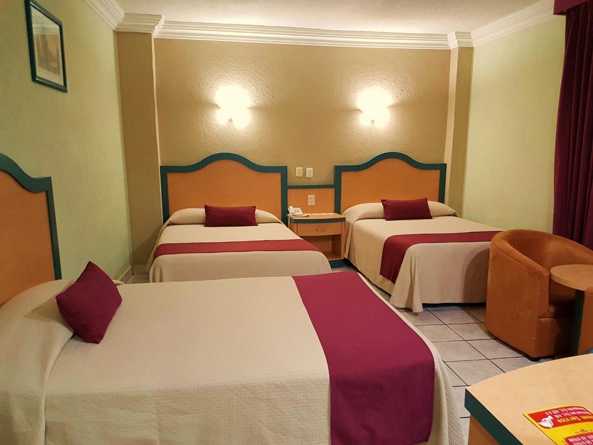 Hotel Madrid มินาติทลัน ภายนอก รูปภาพ